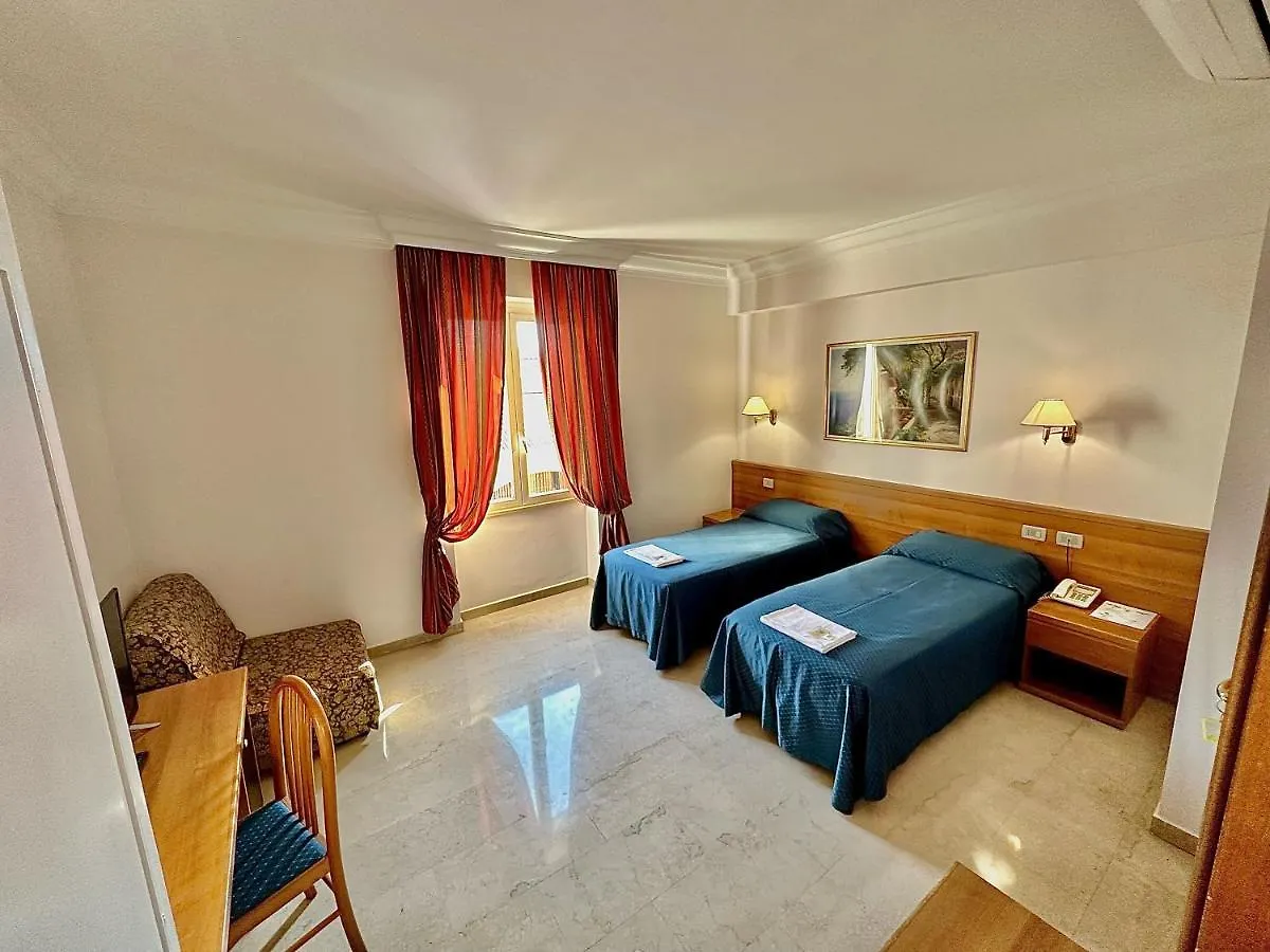 Hotel Principe Di Piemonte Roma 3*,