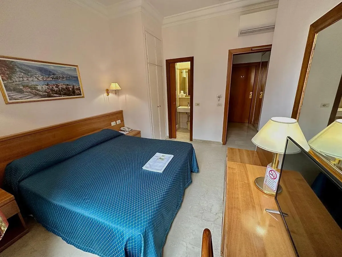 Hotel Principe Di Piemonte Рим