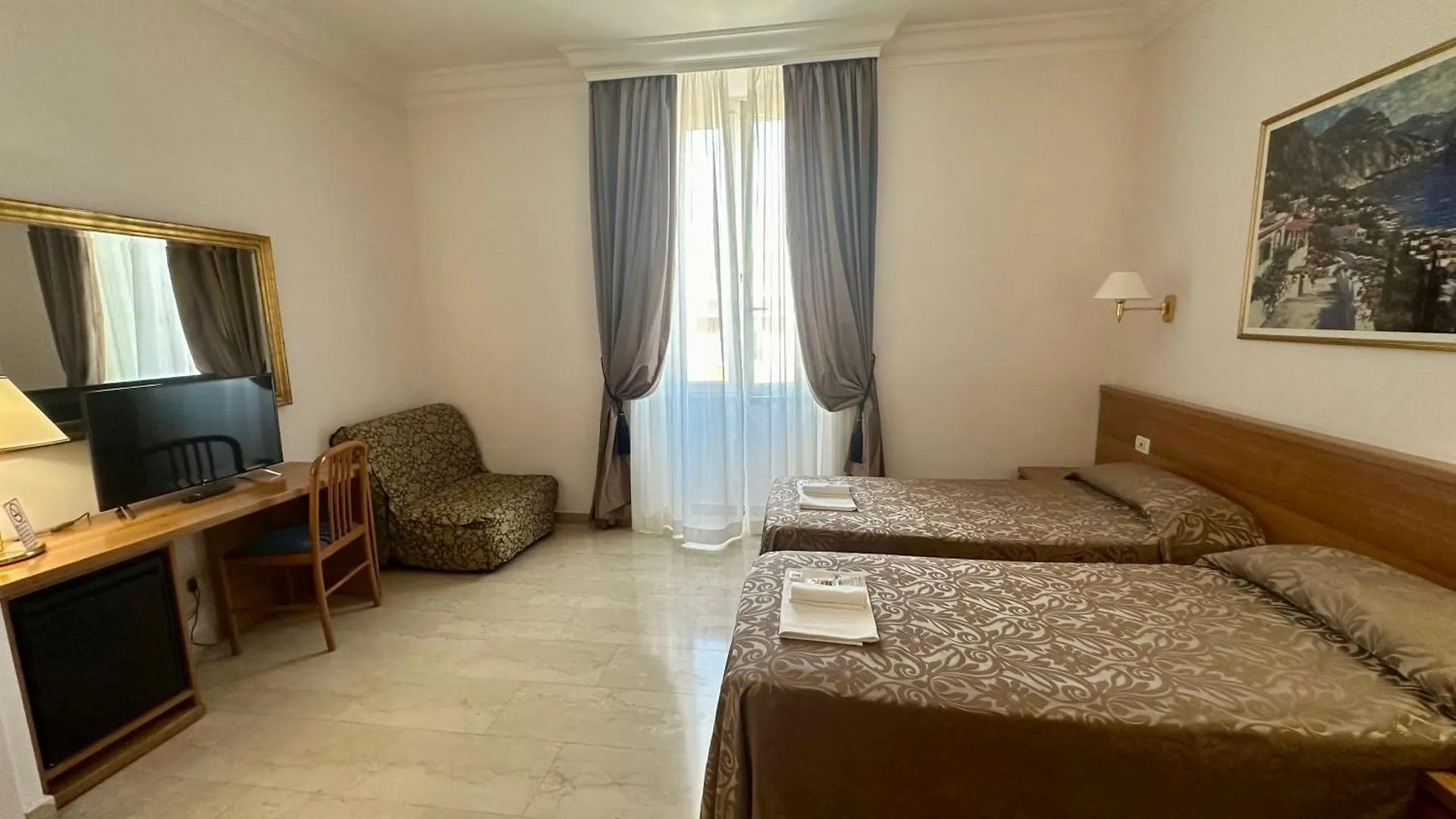 Hotel Principe Di Piemonte Roma 3*,