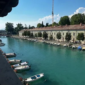 https://c-house-rooms-lake.hotelinveneto.com