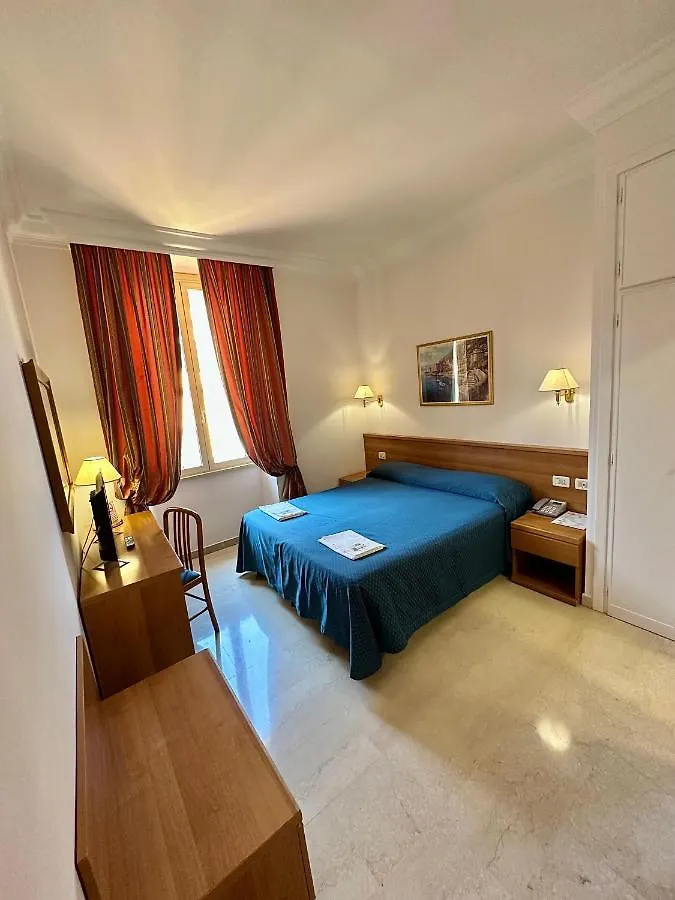Hotel Principe Di Piemonte روما 3*,